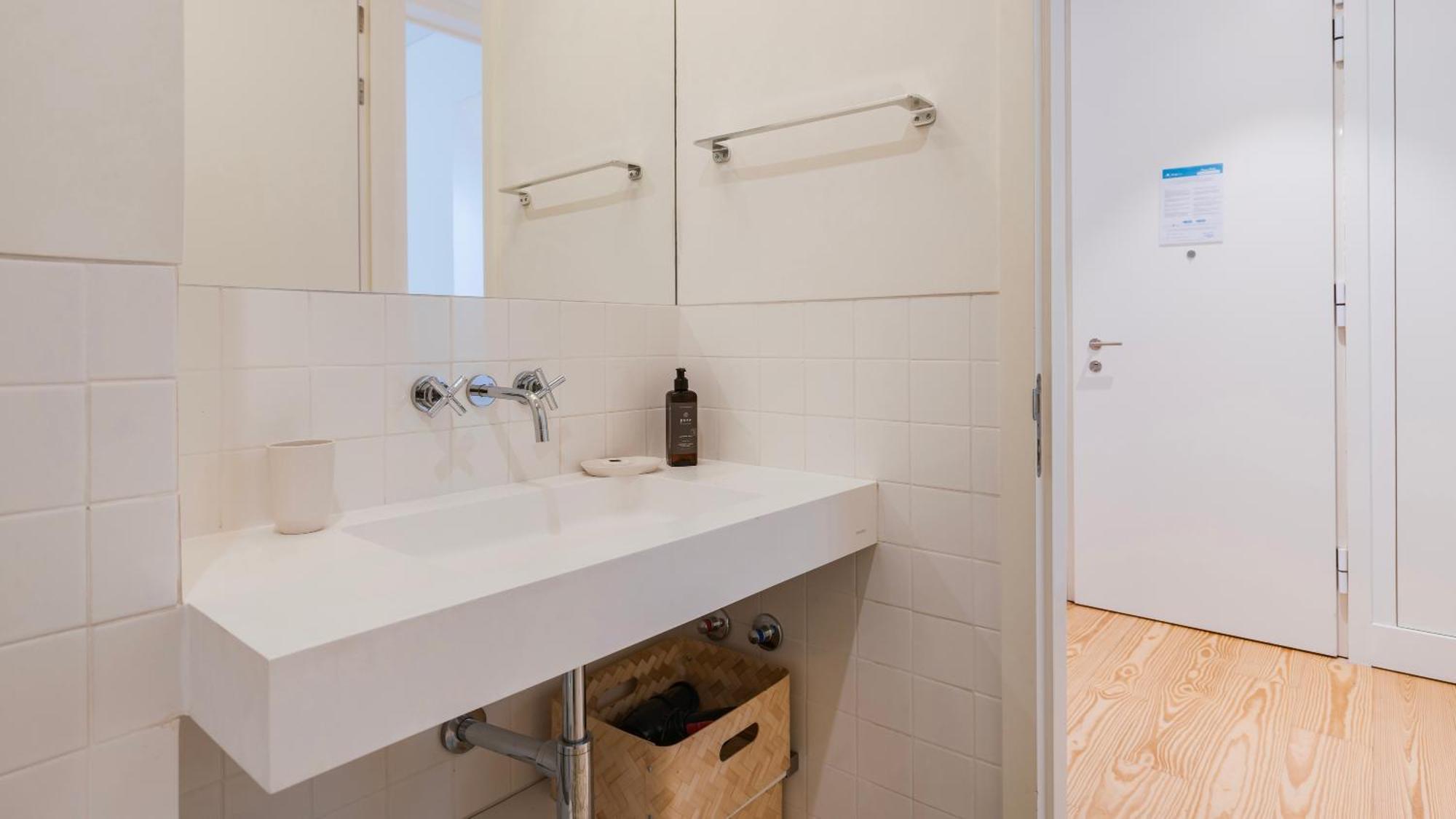 Downtown By The River Apartment By Lovelystay Lisbon Exterior photo